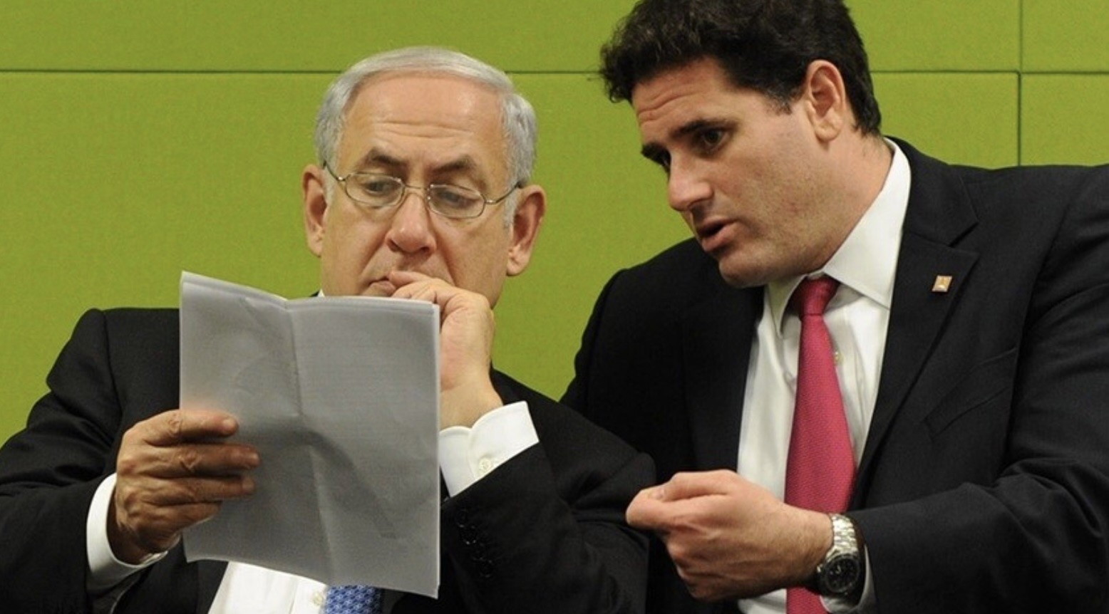 ديرمر على خط بيروت: مفاوض إسرائيل ينتظر  والتصعيد يجمع الأوراق